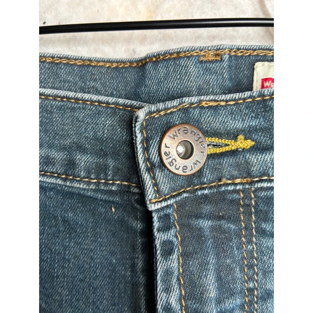 Wrangler Athletic Fit Jeans Mens 34x32 Medium Wash Blue Denim 1090ATWHX